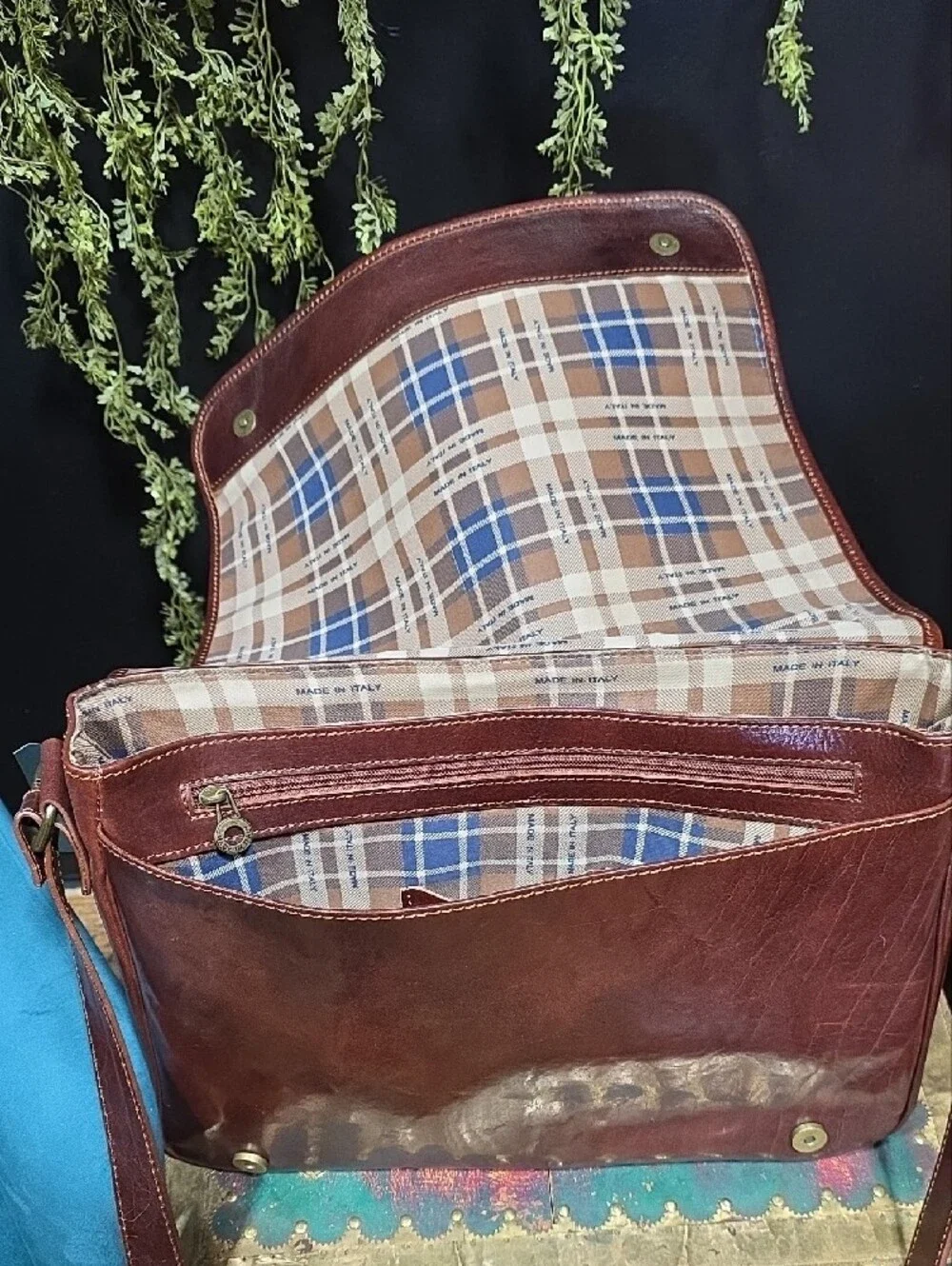 Men's Italian Brown Leather Messenger Bag - Classic Carryall